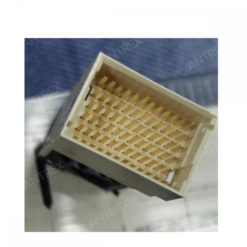 10130569-101LF 由 Amphenol ICC (FCI)